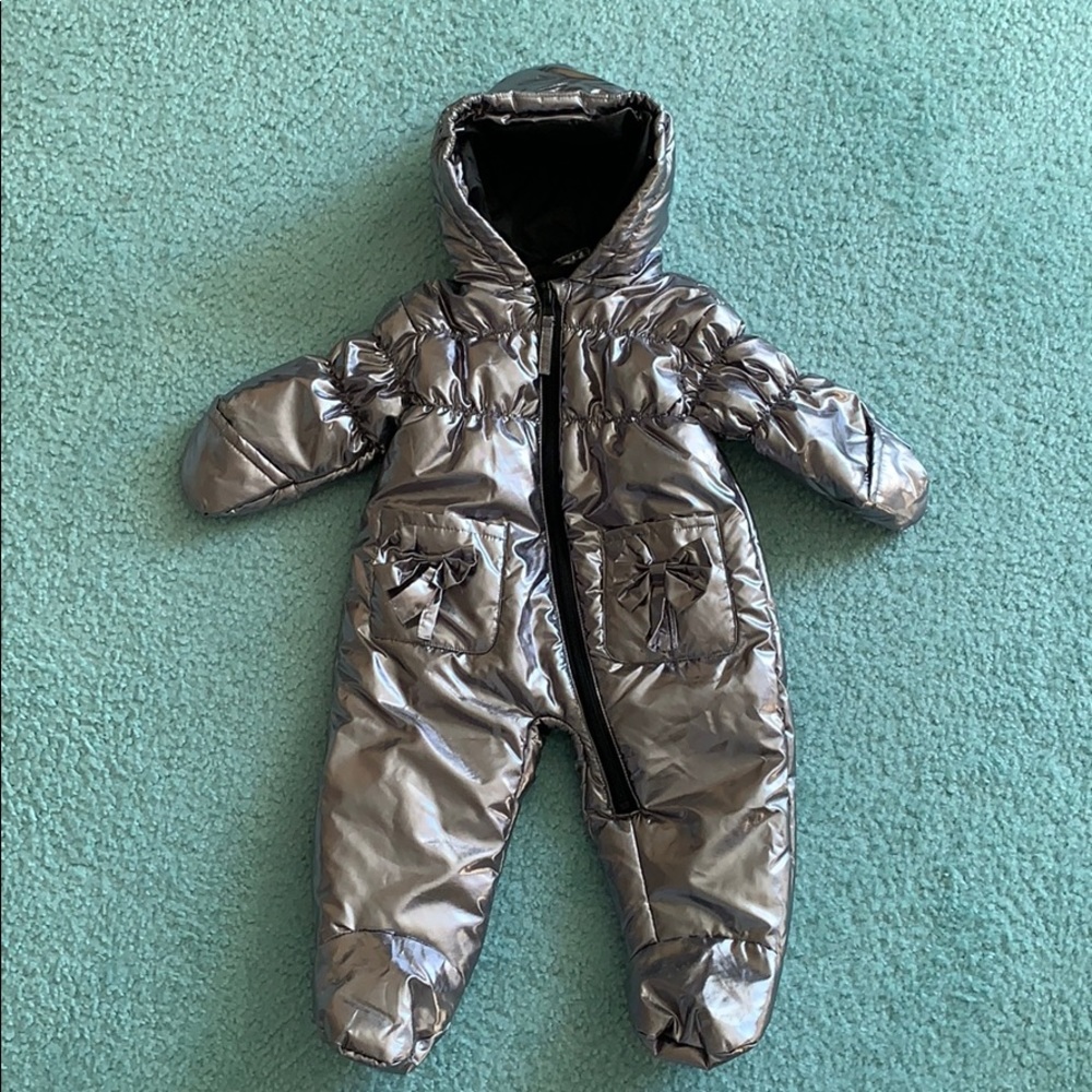 Rothschild winter metallic bodysuit 6/9 Months
